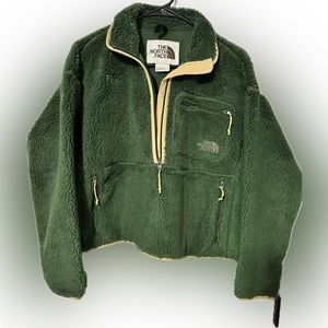 The North Face Women’s Extreme Pile Pullover Size M - Pine Needle (NWOT)